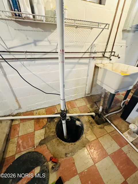 Tiny photo for 331 W Crawford Avenue, Toledo, OH 43612 (MLS # 10003747)