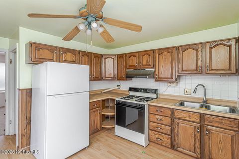 Tiny photo for 331 W Crawford Avenue, Toledo, OH 43612 (MLS # 10003747)