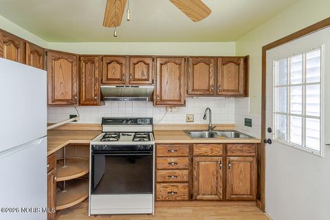 Tiny photo for 331 W Crawford Avenue, Toledo, OH 43612 (MLS # 10003747)