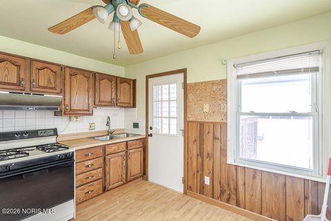 Tiny photo for 331 W Crawford Avenue, Toledo, OH 43612 (MLS # 10003747)