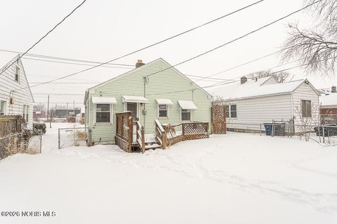 Tiny photo for 331 W Crawford Avenue, Toledo, OH 43612 (MLS # 10003747)