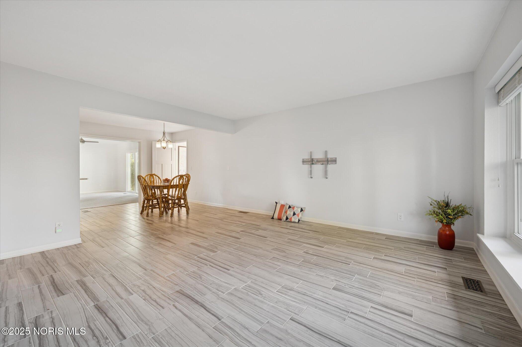 6046 Gillingham Drive