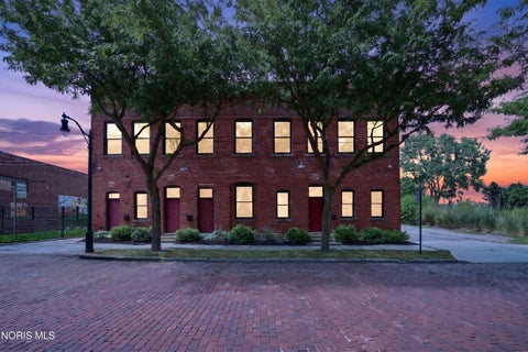 Photo of 16 Broadway Street #1, Toledo, OH 43604 (MLS # 10011372)