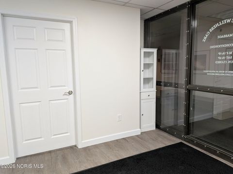 Photo of 3900 Sunforest Court #124, Toledo, OH 43623 (MLS # 10003990)