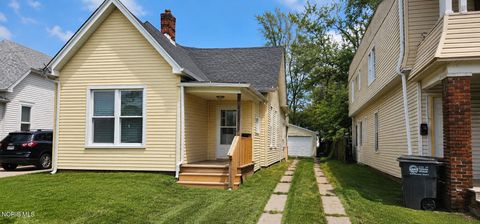 Photo of 347 Parker Avenue, Toledo, OH 43605 (MLS # 10007439)