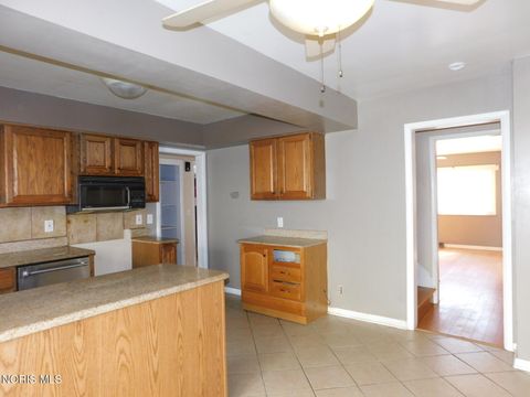 Tiny photo for 2702 Goddard Road, Toledo, OH 43606 (MLS # 10004948)