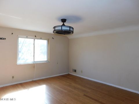 Tiny photo for 2702 Goddard Road, Toledo, OH 43606 (MLS # 10004948)