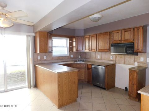 Tiny photo for 2702 Goddard Road, Toledo, OH 43606 (MLS # 10004948)