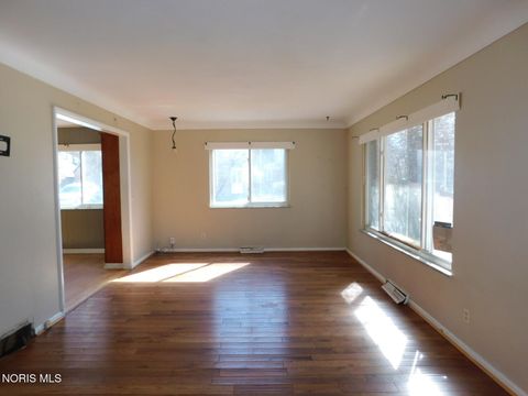 Tiny photo for 2702 Goddard Road, Toledo, OH 43606 (MLS # 10004948)