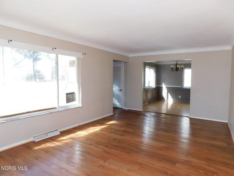 Tiny photo for 2702 Goddard Road, Toledo, OH 43606 (MLS # 10004948)