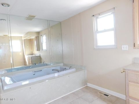 Tiny photo for 2702 Goddard Road, Toledo, OH 43606 (MLS # 10004948)