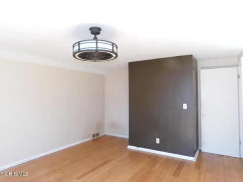 Tiny photo for 2702 Goddard Road, Toledo, OH 43606 (MLS # 10004948)