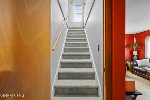 Tiny photo for 2842 Oak Grove Place, Toledo, OH 43613 (MLS # 10001612)