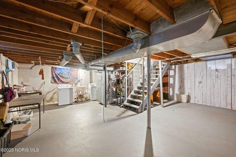 Tiny photo for 2842 Oak Grove Place, Toledo, OH 43613 (MLS # 10001612)