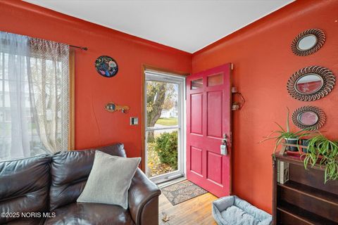 Tiny photo for 2842 Oak Grove Place, Toledo, OH 43613 (MLS # 10001612)