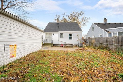 Tiny photo for 2842 Oak Grove Place, Toledo, OH 43613 (MLS # 10001612)