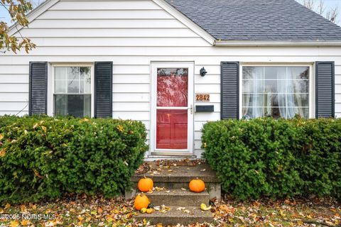 Tiny photo for 2842 Oak Grove Place, Toledo, OH 43613 (MLS # 10001612)