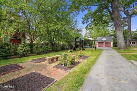 Tiny photo for 2347 Robinwood Avenue, Toledo, OH 43620 (MLS # 10008667)