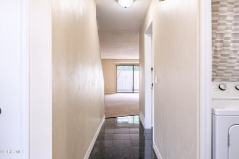 Tiny photo for 2510 W Village Drive, Toledo, OH 43614 (MLS # 10010502)