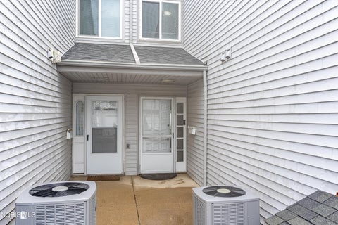 Tiny photo for 2510 W Village Drive, Toledo, OH 43614 (MLS # 10010502)
