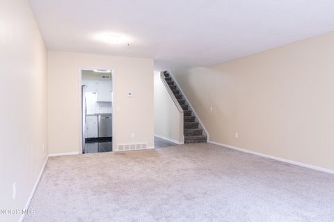 Tiny photo for 2510 W Village Drive, Toledo, OH 43614 (MLS # 10010502)