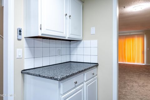 Tiny photo for 2510 W Village Drive, Toledo, OH 43614 (MLS # 10010502)