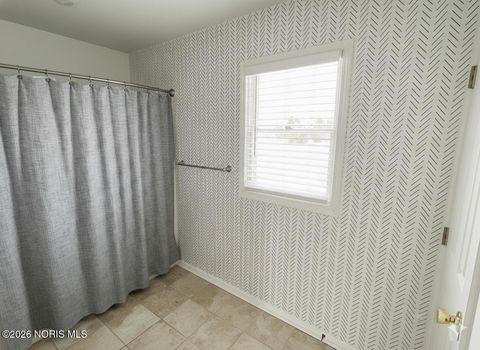 Tiny photo for 1404 Muirfield Drive, Bowling Green, OH 43402 (MLS # 10003574)