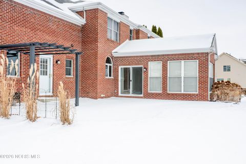 Tiny photo for 1404 Muirfield Drive, Bowling Green, OH 43402 (MLS # 10003574)
