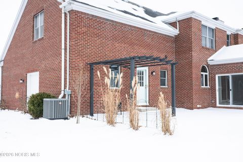 Tiny photo for 1404 Muirfield Drive, Bowling Green, OH 43402 (MLS # 10003574)