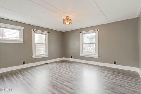 Tiny photo for 915 S West Street, Findlay, OH 45840 (MLS # 10006442)