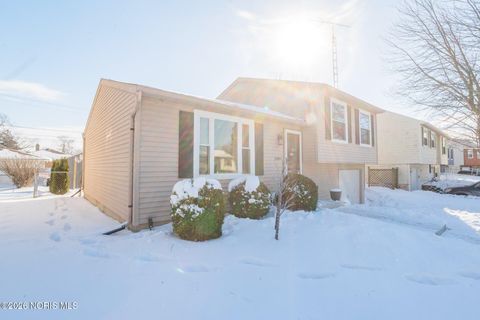 Tiny photo for 5484 Brook Point Road, Toledo, OH 43611 (MLS # 10003523)