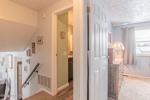 Tiny photo for 5484 Brook Point Road, Toledo, OH 43611 (MLS # 10003523)