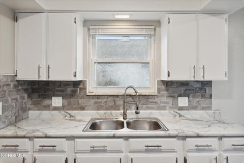 Tiny photo for 5834 Curson Drive, Toledo, OH 43612 (MLS # 10006175)