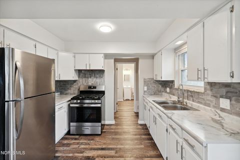 Tiny photo for 5834 Curson Drive, Toledo, OH 43612 (MLS # 10006175)