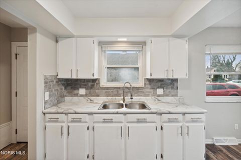 Tiny photo for 5834 Curson Drive, Toledo, OH 43612 (MLS # 10006175)