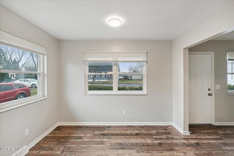 Tiny photo for 5834 Curson Drive, Toledo, OH 43612 (MLS # 10006175)