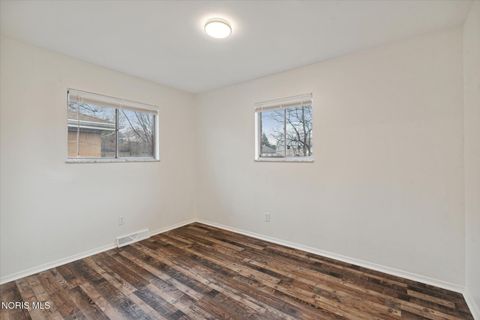 Tiny photo for 5834 Curson Drive, Toledo, OH 43612 (MLS # 10006175)