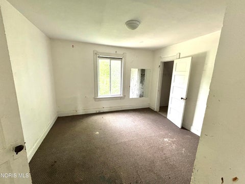 Tiny photo for 617 Bowman Street, Toledo, OH 43609 (MLS # 10011733)