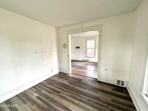 Tiny photo for 617 Bowman Street, Toledo, OH 43609 (MLS # 10011733)