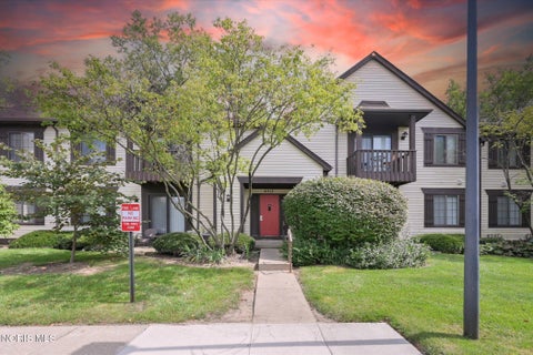 Photo of 4517 W Bancroft Street # 32, Toledo, OH 43615 (MLS # 10013614)