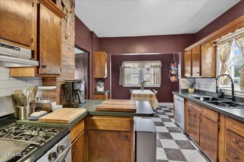 Tiny photo for 4210 Berwick Avenue, Toledo, OH 43612 (MLS # 10006460)