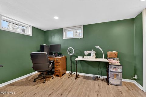 Tiny photo for 4210 Berwick Avenue, Toledo, OH 43612 (MLS # 10006460)