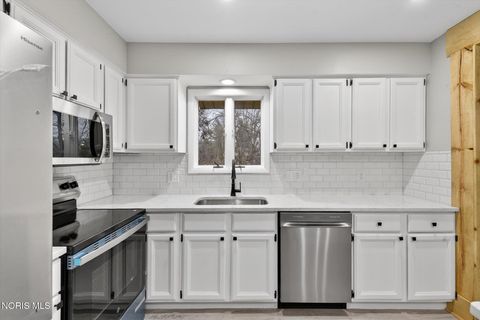 Tiny photo for 2311 Maryann Place, Toledo, OH 43614 (MLS # 10005107)