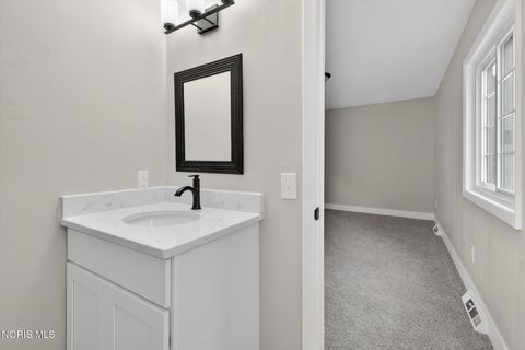 Tiny photo for 2311 Maryann Place, Toledo, OH 43614 (MLS # 10005107)