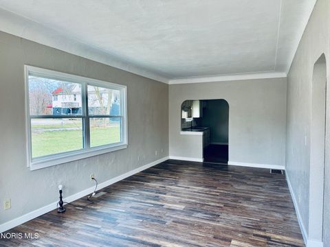 Tiny photo for 219 Storrs St, Toledo, OH 43609 (MLS # 10005593)