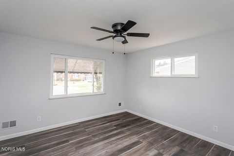 Tiny photo for 5542 Ashdale Court, Toledo, OH 43612 (MLS # 10005241)