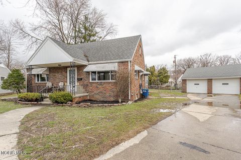 Tiny photo for 5542 Ashdale Court, Toledo, OH 43612 (MLS # 10005241)