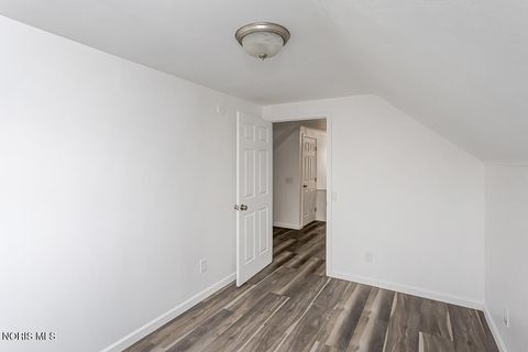 Tiny photo for 5542 Ashdale Court, Toledo, OH 43612 (MLS # 10005241)