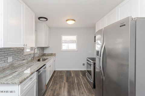 Tiny photo for 5542 Ashdale Court, Toledo, OH 43612 (MLS # 10005241)