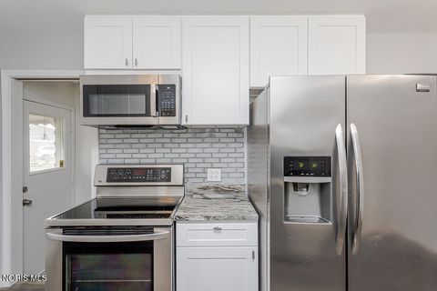 Tiny photo for 5542 Ashdale Court, Toledo, OH 43612 (MLS # 10005241)